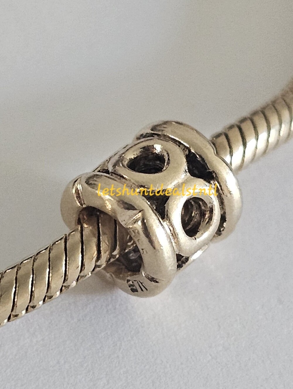 Pandora 14K Gold Link with Border Charm. 750223.